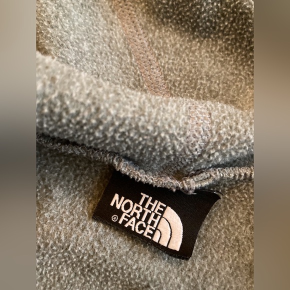 Girls The North Face Grey Fleece - Picture 3 of 3
